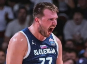 雷速体育- 东契奇绝杀带走胜利,21岁首次季后赛已比肩传奇 