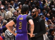 雷速-穆古鲁扎遭遇十五连败，湖人教练面临压力！的简单介绍